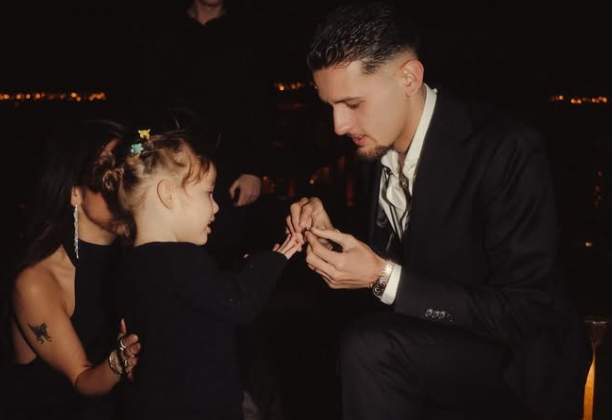 Tak Hanya Lamar Jennifer Coppen, Justin Hubner Juga Sematkan Cincin Imut di Jari Kamari