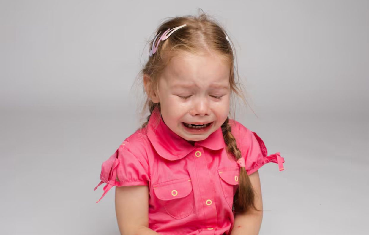 Jangan Panik! 5 Cara Menenangkan Anak Tantrum di Tempat Umum dengan Tenang dan Bijak