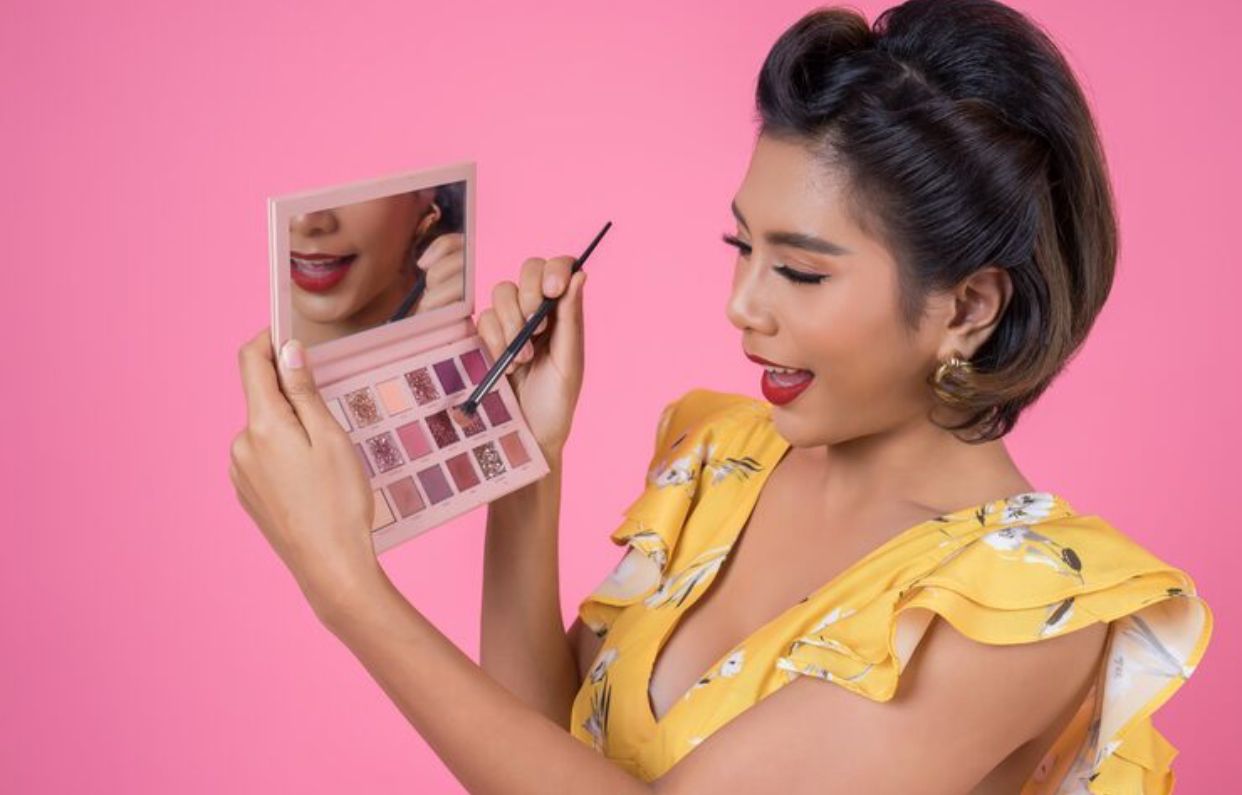 6 Rahasia Makeup Kulit Sawo Matang Agar Tampak Sehat dan Natural