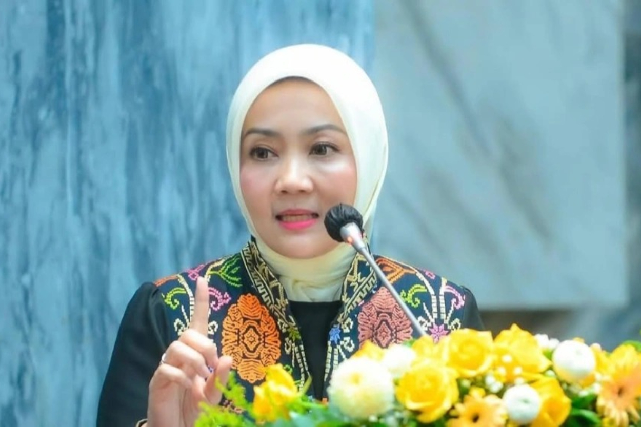 Sudah Pisah Rumah 6 Bulan, Atalia Praratya Kini Dikuliti Netizen Soal Branding Lemah Lembut, Benarkah Pencitraan?