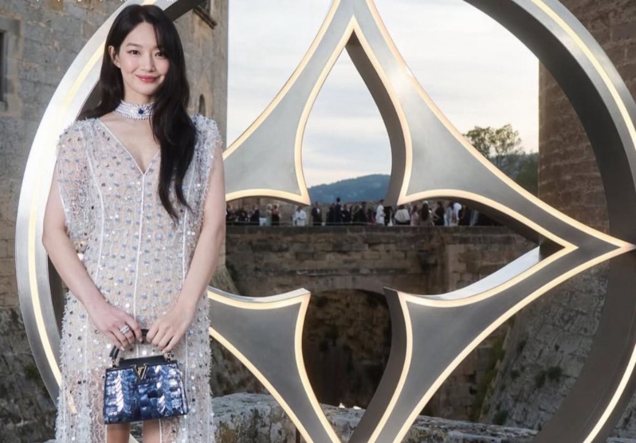 Bukan Kebetulan! Shin Min Ah Resmi Jadi House Ambassador Louis Vuitton, Ini Fakta di Baliknya