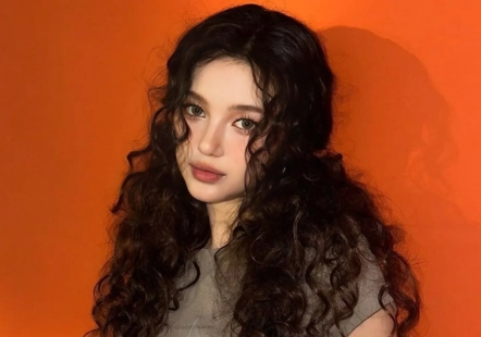 Konflik Memanas! ADOR Resmi Gugat Danielle Rp383 M