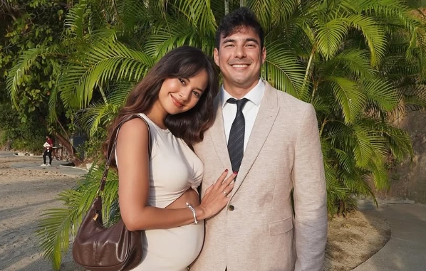 Profil Tyler Bigenho, Suami Tampan Aurelie Moeremans yang Dukung Buku Broken Strings