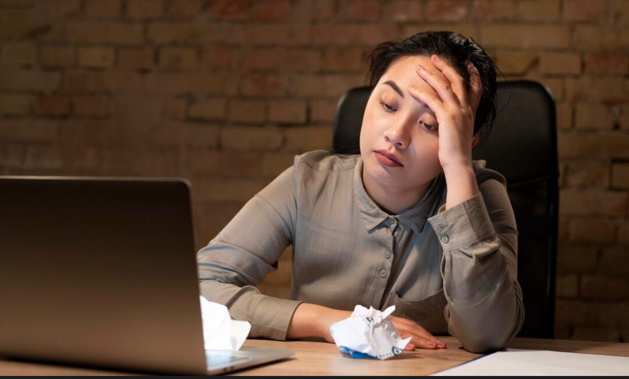 3 Kebiasaan Sepele Ini Bikin Kamu Jadi Mager di Kantor, Waspada Produktivitas Anjlok!
