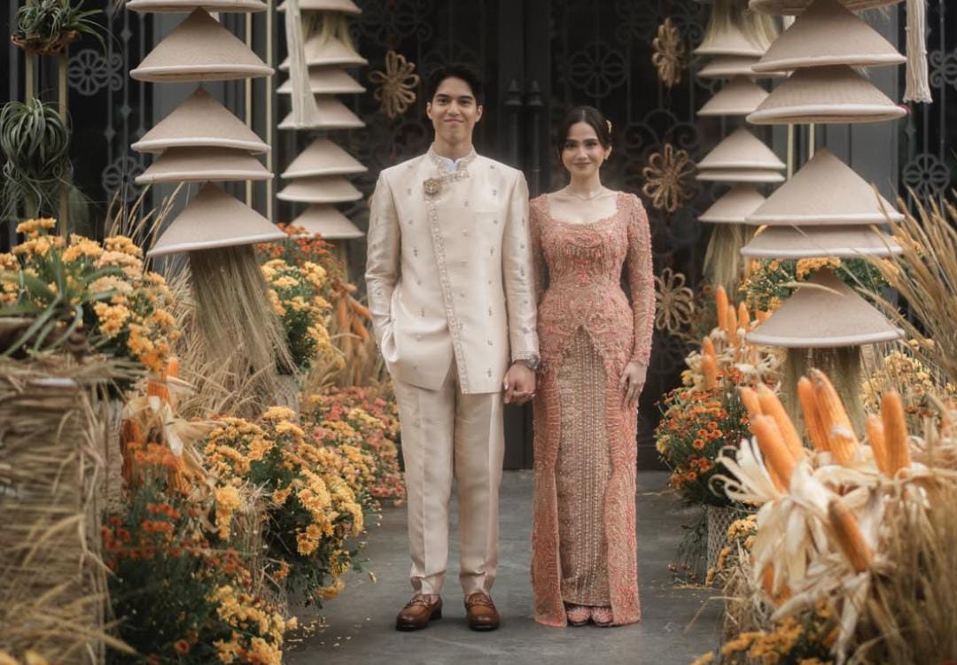 Bukan Lamaran Biasa, El Rumi dan Syifa Hadju Buka Suara Usai Bertunangan, Romantis Banget! 