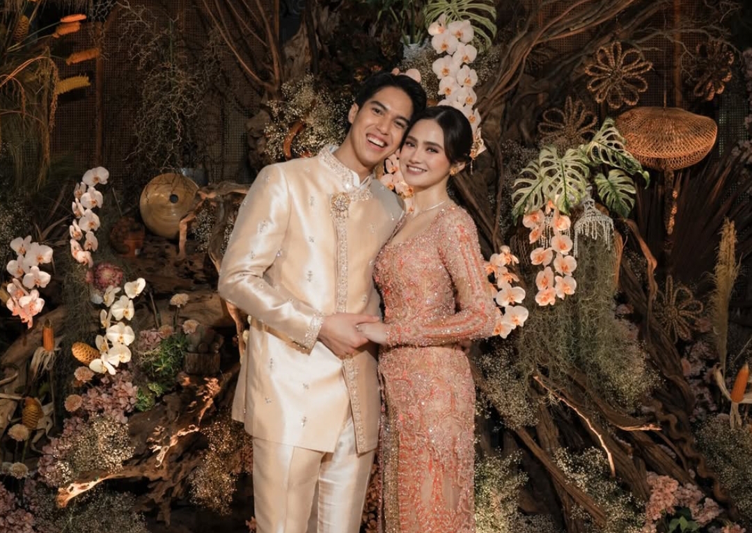 Romantis Lamaran El Rumi dan Syifa Hadju di Tengah Hutan Kota Jakarta, Bikin Baper Se Indonesia! 