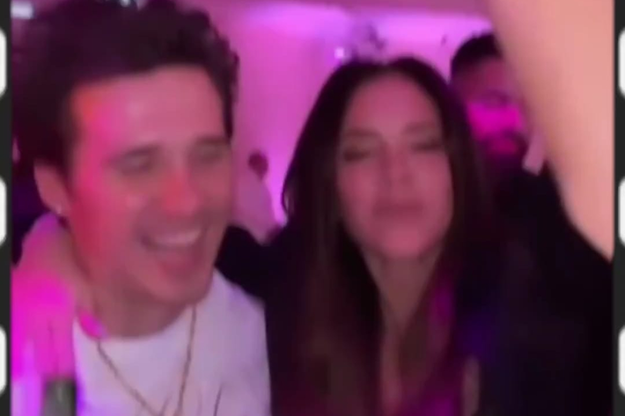 Victoria Beckham Cium Leher Brooklyn di Resepsi Pernikahan Diduga Jadi Konflik dengan Nicola Peltz
