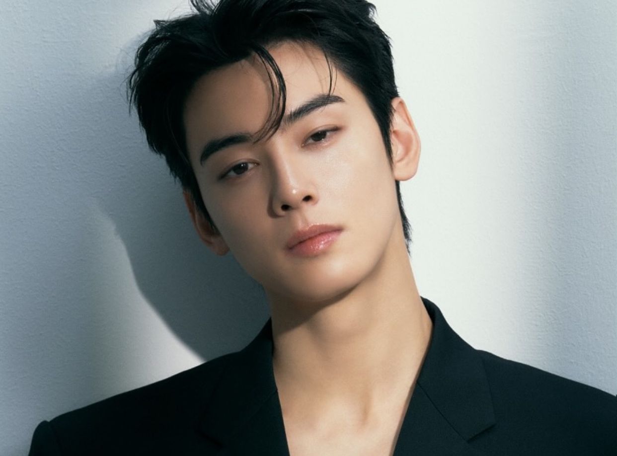 Terungkap! Perusahaan Keluarga Cha Eun Woo Terdaftar Sebagai Restoran Belut