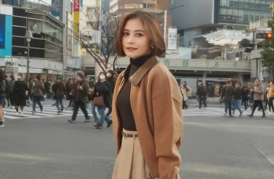 Pengen Nyoba Jadi Sales, Prilly Latuconsinna Nyari Loker di LinkedIn