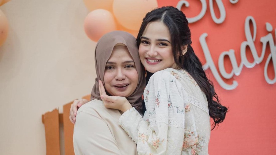 Lamaran Tak Didampingi Ayah Kandung? Syifa Hadju Ternyata Tumbuh Bersama Ibu Single Parent