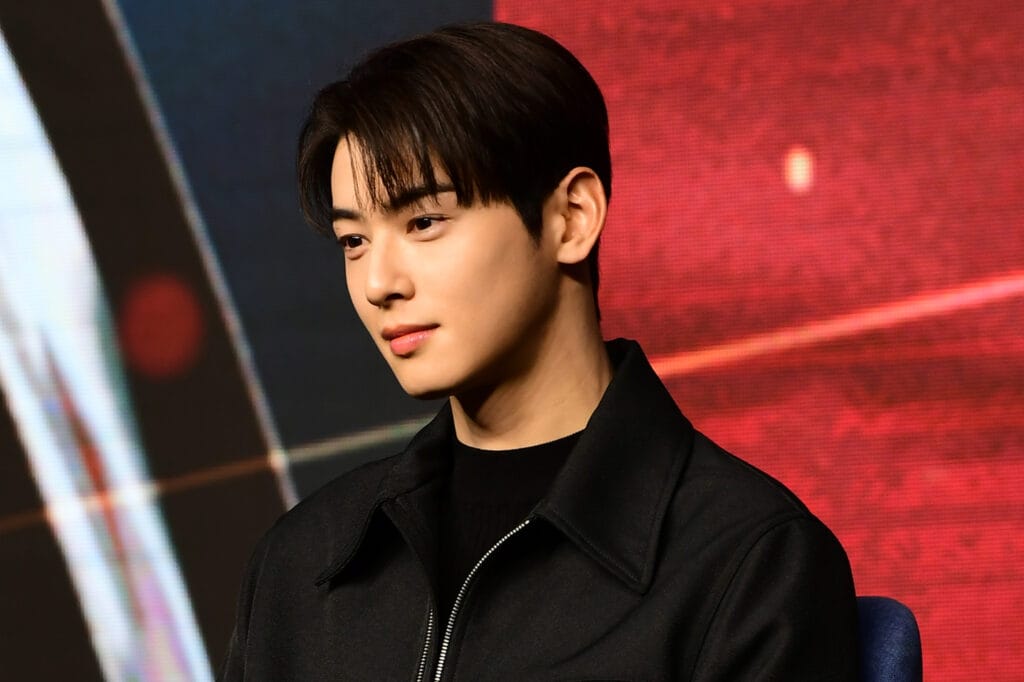 Menundukkan Kepala, Cha Eun Woo Minta Maaf Soal Kasus Pajak Fantastis: Saya Akan Bertanggung Jawab Penuh
