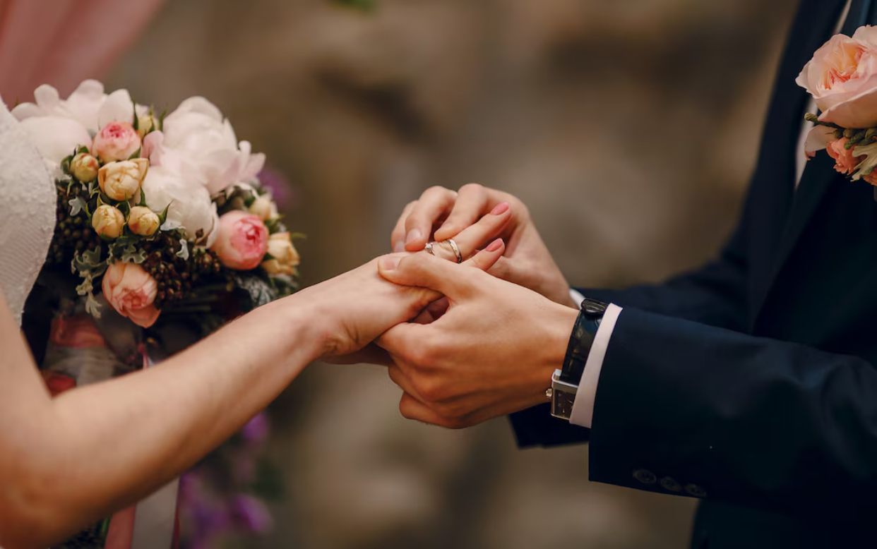 Mitos atau Fakta? Larangan Nikah Anak Pertama dan Ketiga Menurut Primbon Jawa
