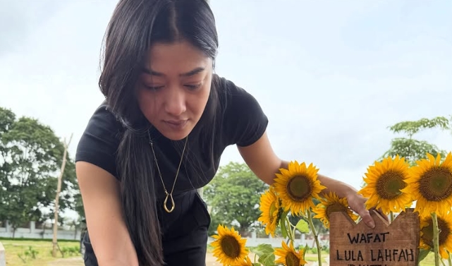 Lula Lahfah Rela Berhenti Sekolah demi Kakaknya, Kini Farah Dibba Shavira Pulang ke Indonesia