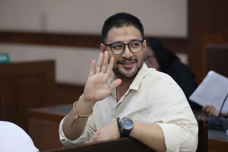 Ammar Zoni Ogah ke Nusakambangan, Sempat Gendong Putri Kekasih Sebelum Sidang