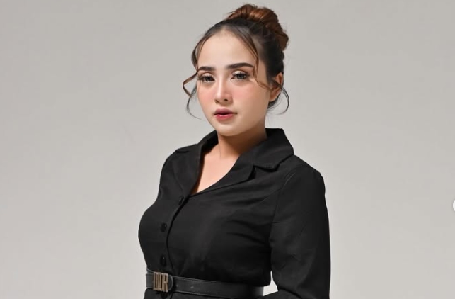 Profil Dini Kurnia, Pedangdut Banyuwangi Diduga Mantan Istri Ressa Rizky Anak Denada