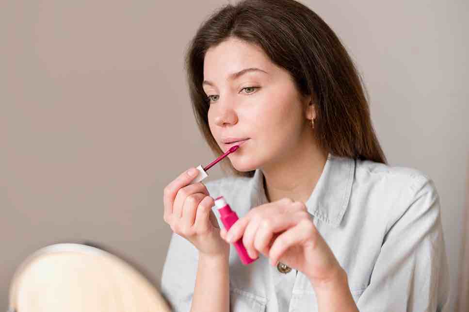 Make Up Natural Ala Korea: Blurry Lips Jadi Andalan Cewek 2026