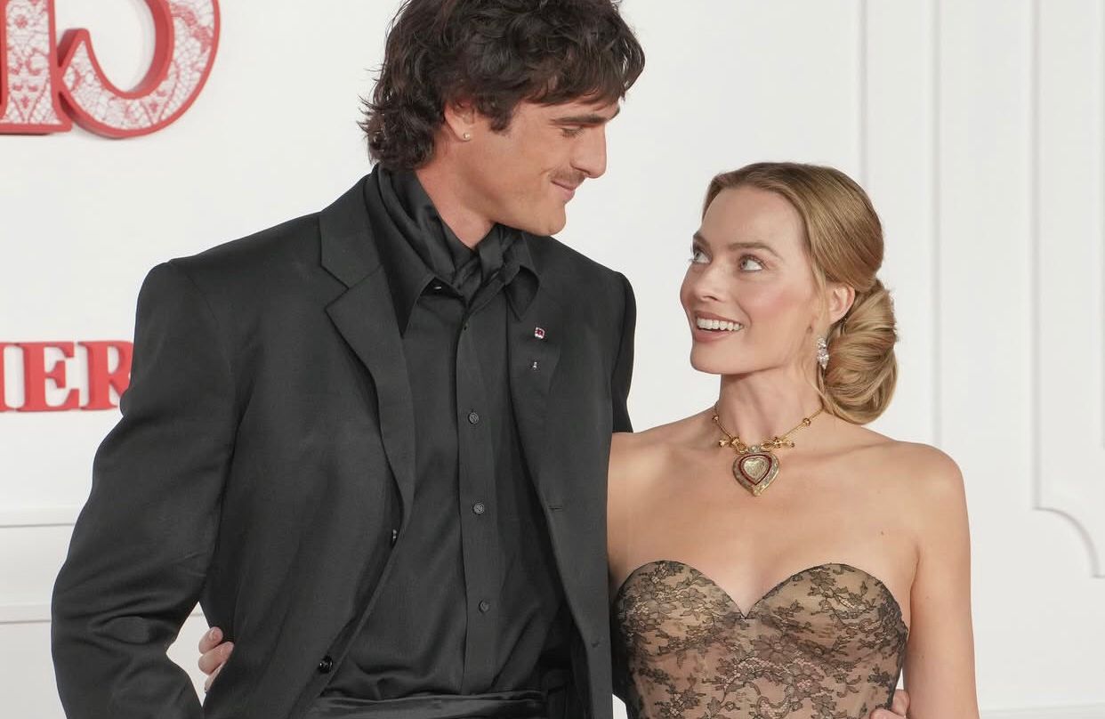 Sejarah Romantis Kalung Taj Mahal Elizabeth Taylor yang Dikenakan Margot Robbie