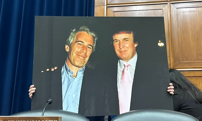 Epstein Files Viral Cuma Pengalihan Isu, Alibi Menutupi Kasus Lebih Besar?