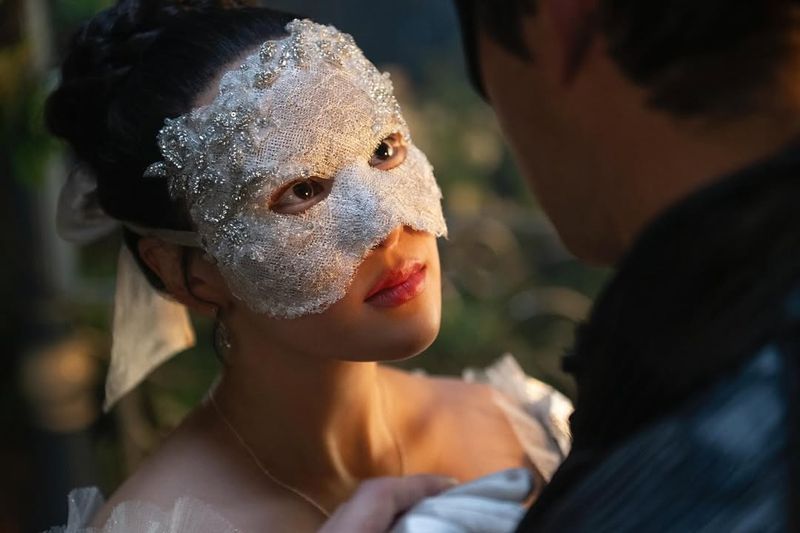 Jadi Sophie Baek, Ini Rahasia Makeup Natural Yerin Ha di Bridgerton 4 yang Bikin Luke Thompson Jatuh Cinta