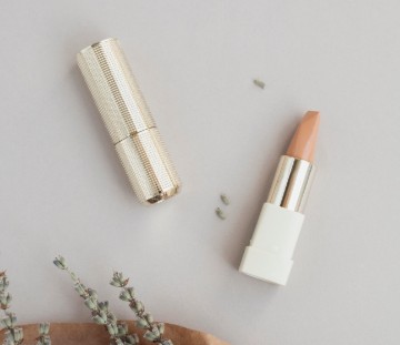 Jangan Asal Pilih! Rekomendasi Lipstik Warna Nude untuk Semua Warna Kulit