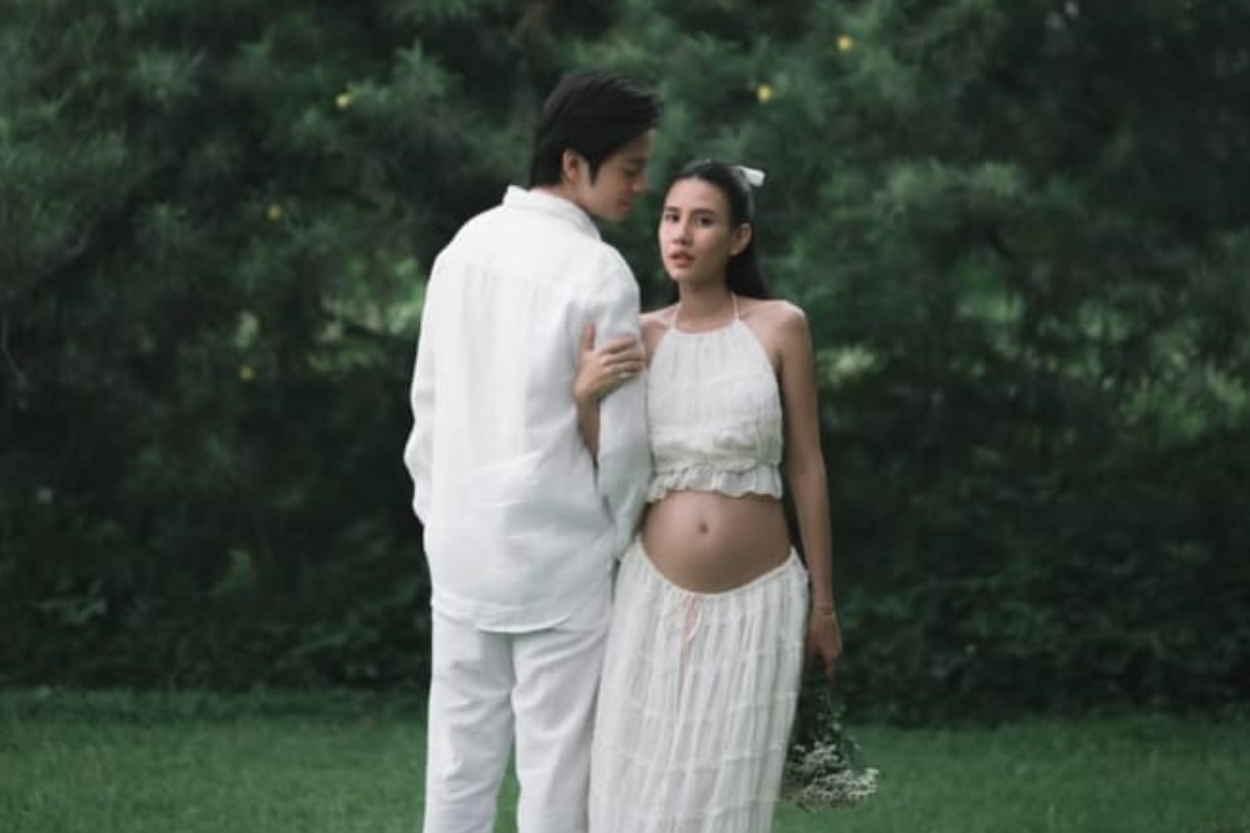 Inspirasi Maternity Shoot Minimalis ala Shenina Cinnamon dan Angga Yunanda: Tampil Elegan dengan Konsep Alam