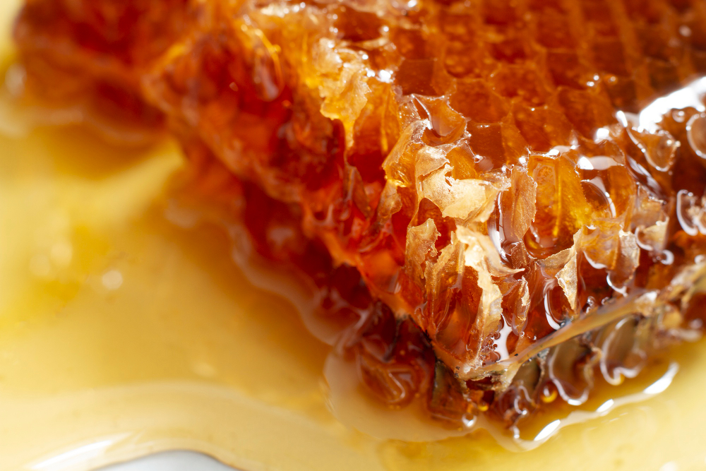 6 Aturan Minum Air Madu yang Benar: Jangan Pakai Air Panas Agar Nutrisinya Tidak Hilang!