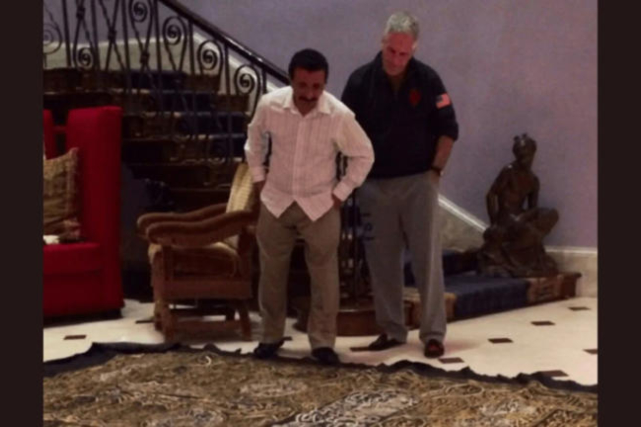 Geger Foto Jeffrey Epstein dan Sultan Ahmed Bareng Objek Diduga Kiswah Ka’bah, Netizen Muslim Kecam Keras!