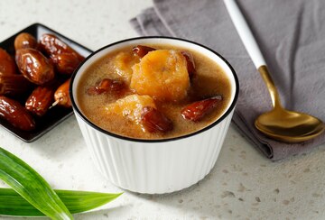Rahasia di Balik Takjil Ramadan: Kenapa Harus Kurma, Kolak, dan Es Buah?