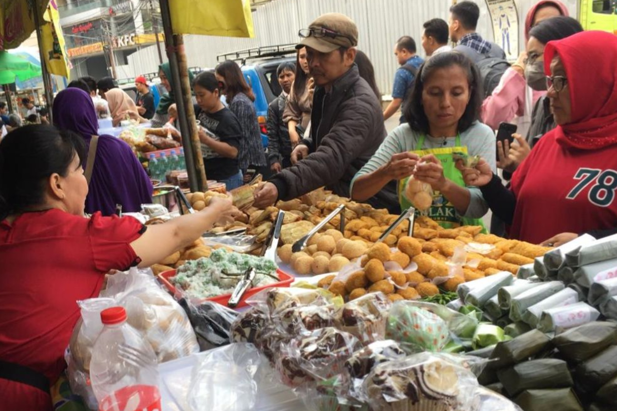 Bukan Cuma Benhil, Ini 8 Spot Berburu Takjil Paling Populer di Jakarta