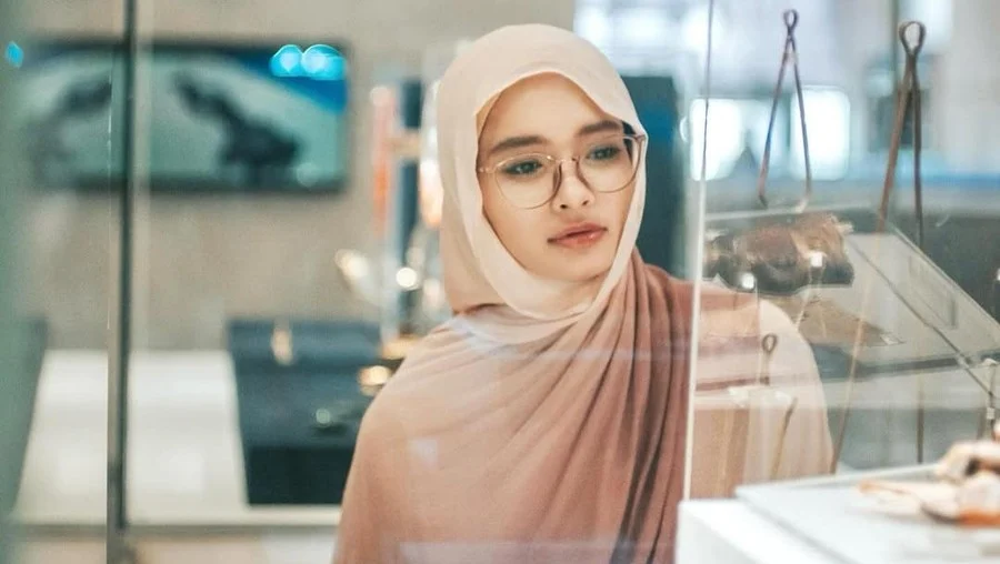 Di Tengah Kisruh Hak Asuh, Inara Rusli Sampaikan Permintaan Maaf ke Buah Hati