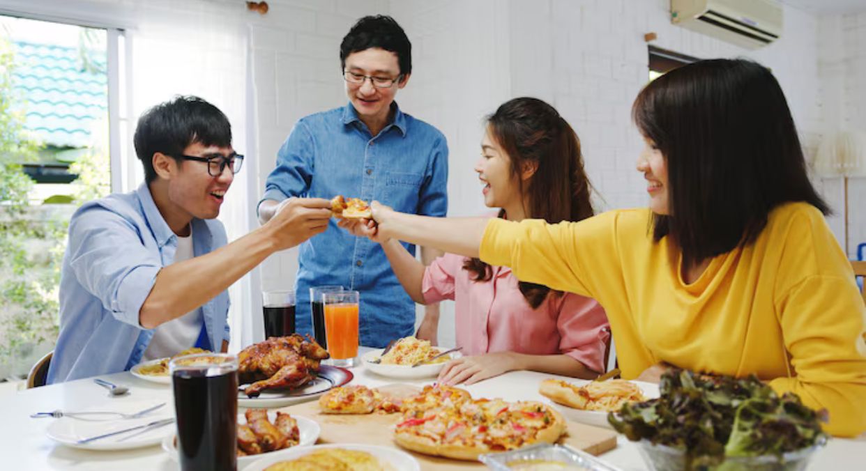 Jangan Salah Pilih Makanan! 7 Tips Buka Puasa Aman untuk Penderita Maag dan Asam Lambung