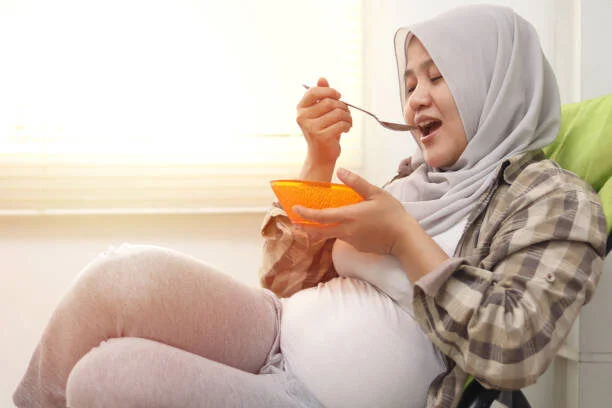 Ibu Hamil Wajib Catat! 7 Makanan Saat Sahur Ini Bisa Membahayakan Janin
