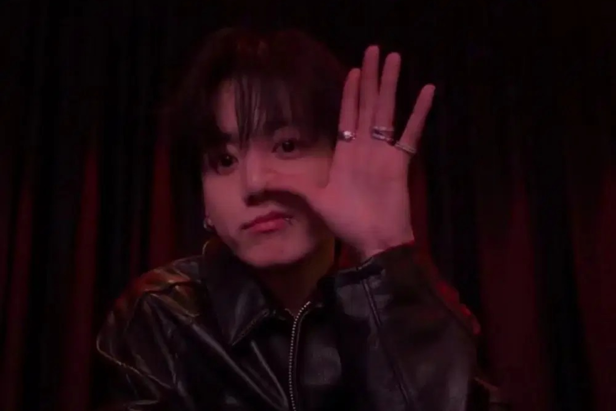 Jujur Tanpa Filter! Jungkook BTS Bahas Tekanan Jadi Idol hingga Upaya Berhenti Merokok di Live Weverse