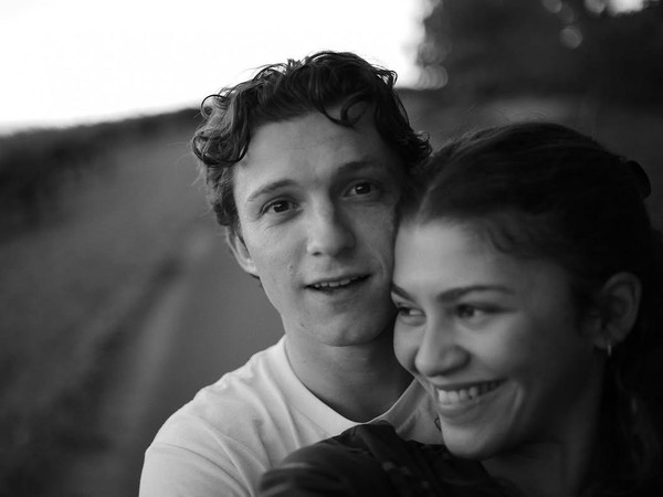 Dibongkar Hair Stylish, Tom Holland dan Zendaya Diduga Telah Resmi Menikah