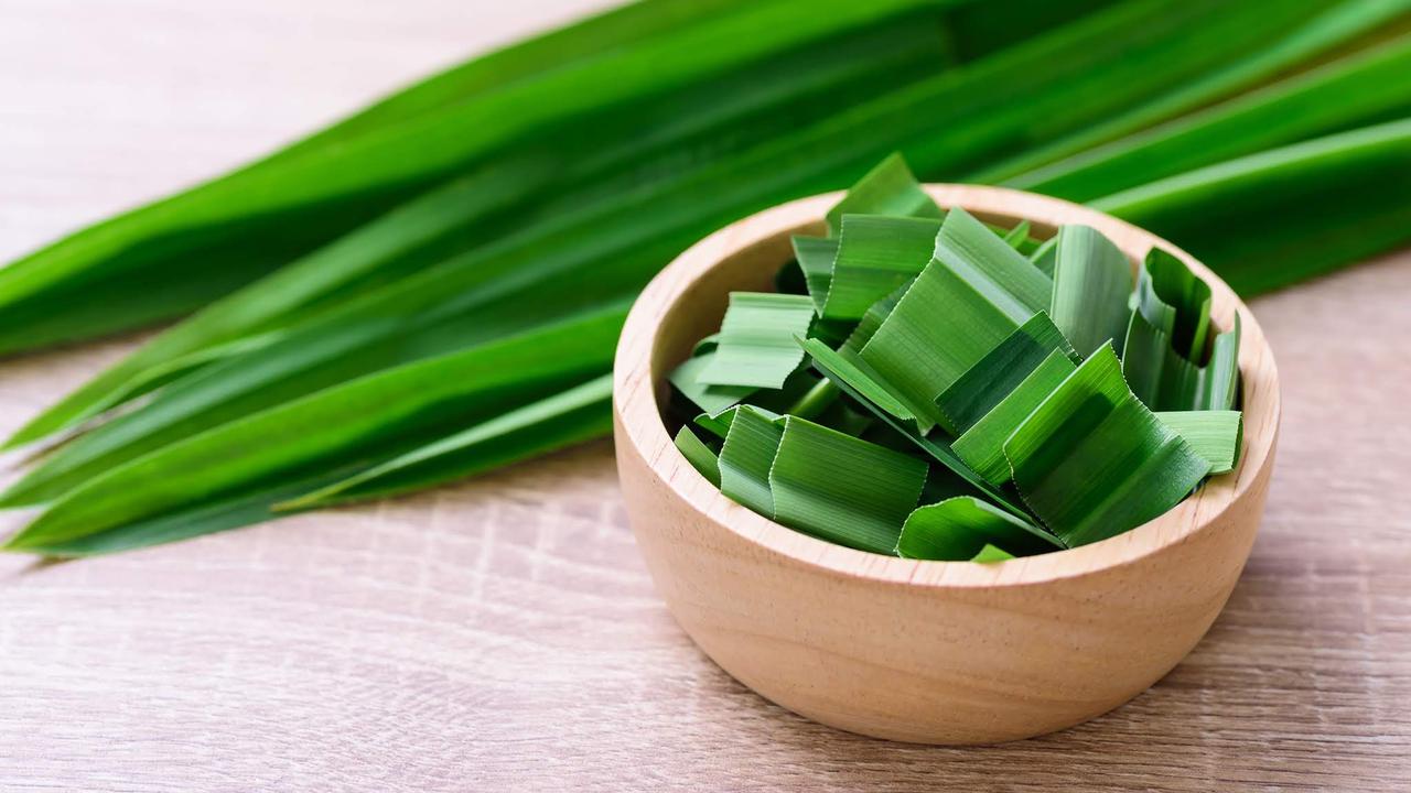 Rahasia Cantik Alami: 7 Khasiat Daun Pandan, Bikin Kulit Glowing Tanpa Biaya Mahal