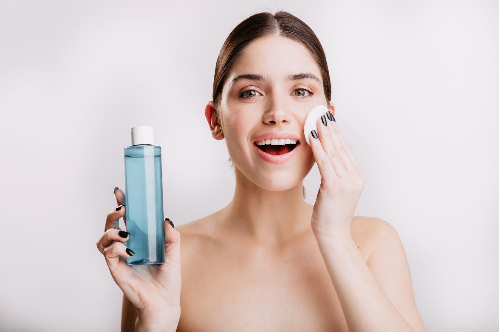 Jangan Dilewati! 4 Manfaat Toner Wajah yang Bikin Skincare Kamu Bekerja Lebih Maksimal
