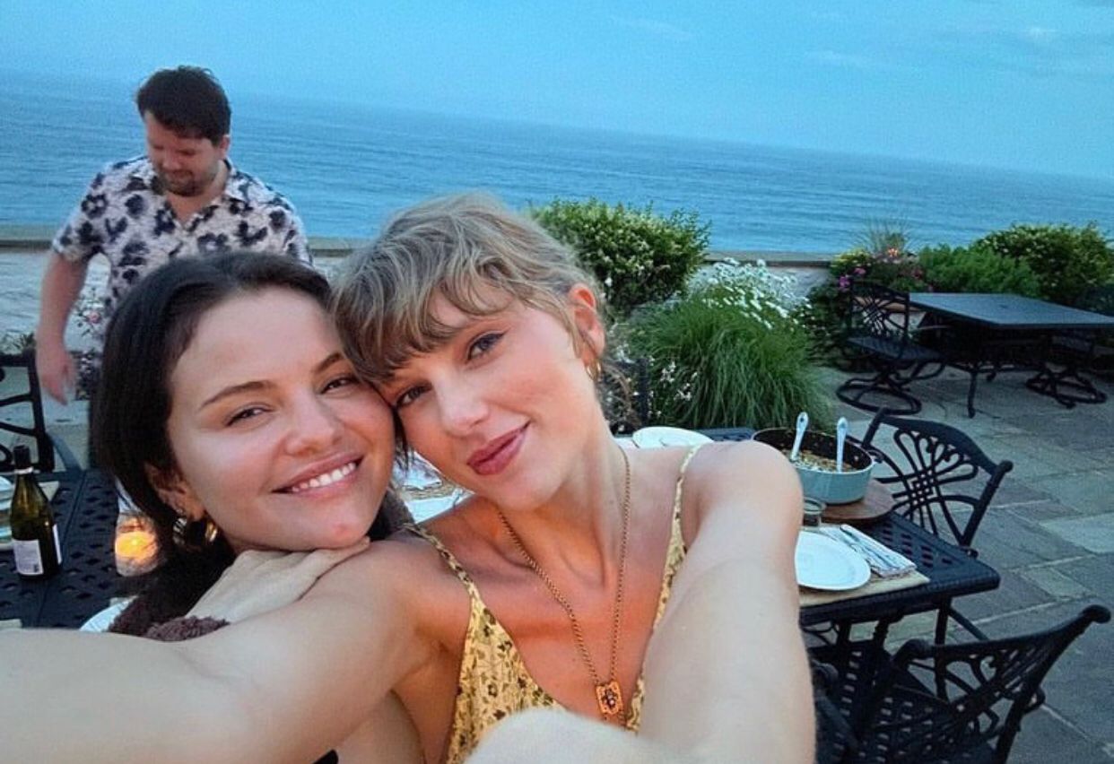 Cerita Persahabatan di Balik Lagu 'Dorothea' Taylor Swift yang Terinspirasi Selena Gomez