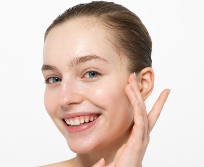 No Dempul! 5 Rahasia Makeup Natural, Auto Bikin Wajah Terlihat Glowing