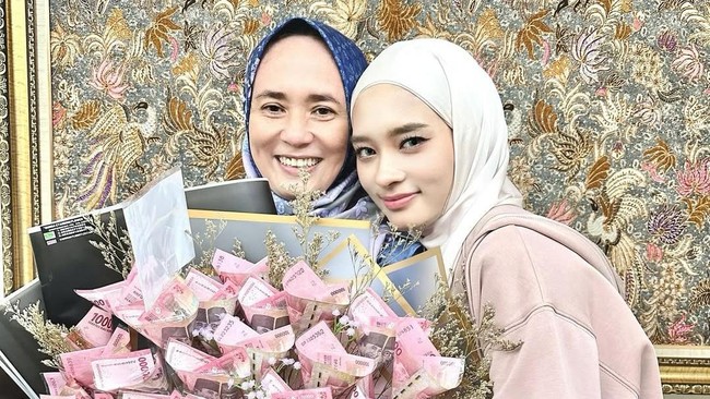 Sang Ibu Pasang Badan Bela Inara Rusli di Tengah Isu Perzinahan dengan Insanul Fahmi: 'Jadi Diri Sendiri Aja'