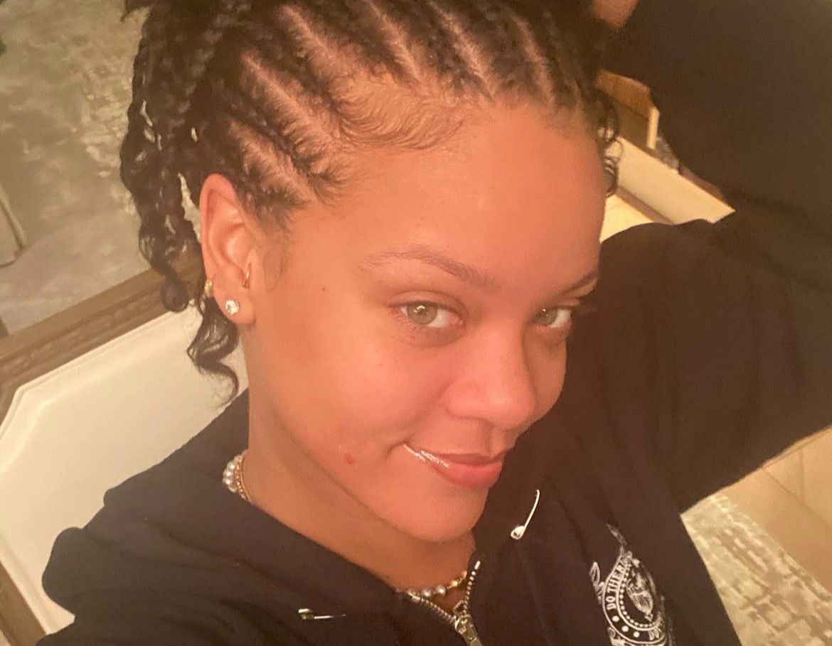 Rumah Rihanna di Beverly Hills Ditembaki 10 Kali, Pelaku Perempuan Ditangkap