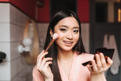 5 Rahasia Makeup Natural dan Flawless: Tampil Segar Tanpa Riasan Tebal!