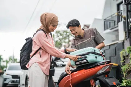 Tetap Glowing Meski Mudik Naik Motor, 7 Rahasia Skincare Anti Debu dan Matahari Agar Wajah Tetap Kinclong Saat Lebaran