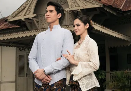 Intip Foto Prewedding El Rumi dan Syifa Hadju: Romantis dan Kental Budaya Jawa