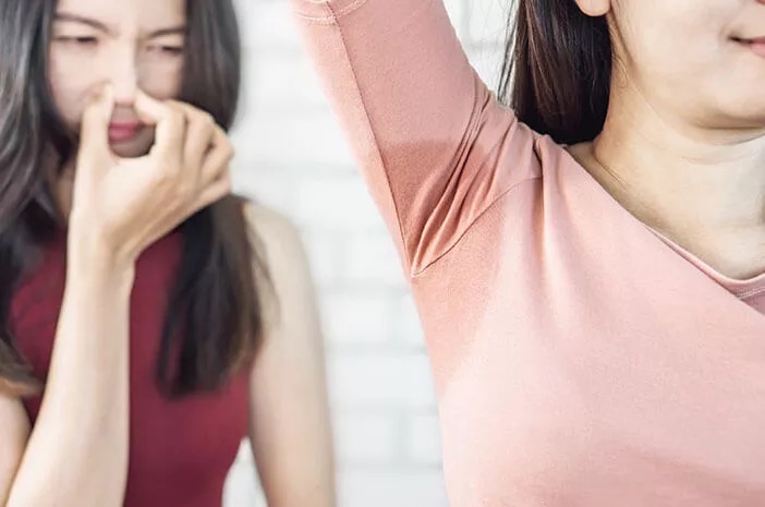 5 Tips Ampuh Mengusir Bau Badan dan Keringat Berlebih Saat Cuaca Panas, Bikin Percaya Diri Lagi!