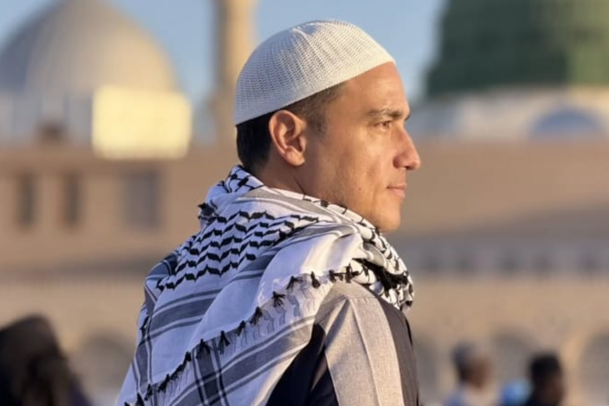 Curhat Hamish Daud di Depan Kabah: Jatuh, Belajar, dan Bangkit Kembali
