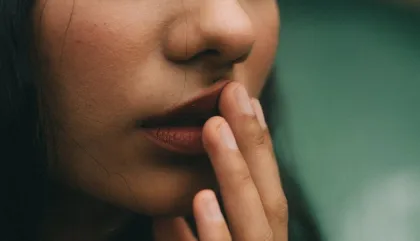 7 Warna Lipstik yang Paling Cocok untuk Bibir Gelap