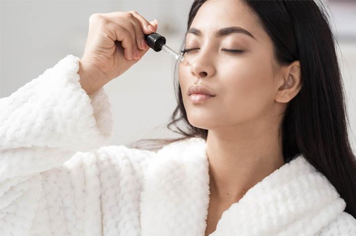 Retinol vs Retinal vs Bakuchiol, Mana Paling Ampuh Hilangkan Kerutan? Jawabannya Bikin Kaget!