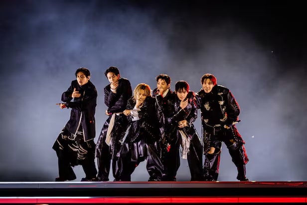 BTS Jadi Headliner Coachella? Bos HYBE Duduk Bareng Pendiri Coachella dan CEO Rolling Stone, Fans Heboh!
