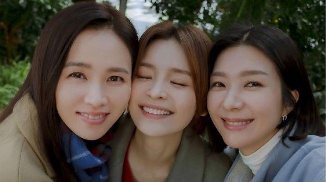 Bukan Drama Biasa! 10 Drama Korea Usia 30-an Ini Relate Banget, Siap Bikin Kamu Ngerasa “Ini Gue Banget!”