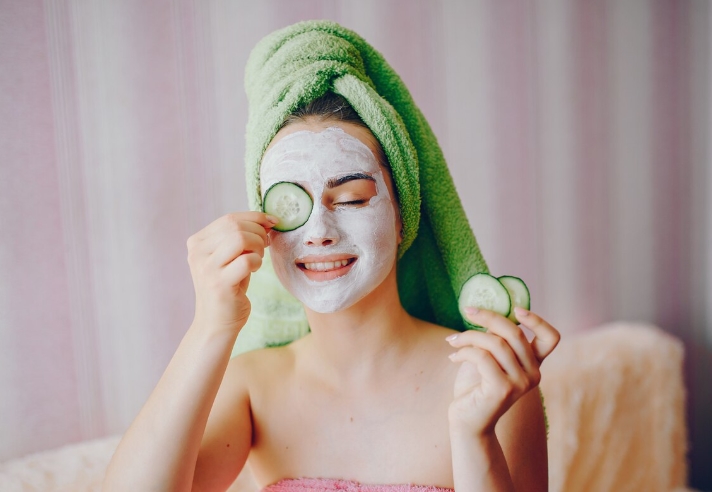 Cara Memudarkan Bekas Jerawat dengan Masker Alami yang Aman dan Mudah